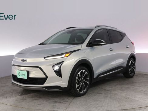 Used 2023 Chevrolet Bolt EUV Premier FWD image 2
