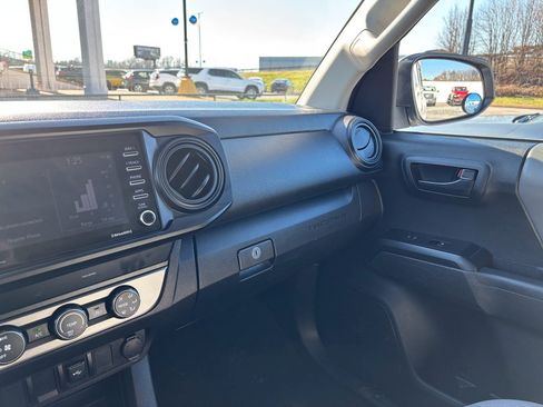 Used 2022 Toyota Tacoma SR image 15