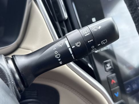 Used 2023 Subaru Outback Limited image 17