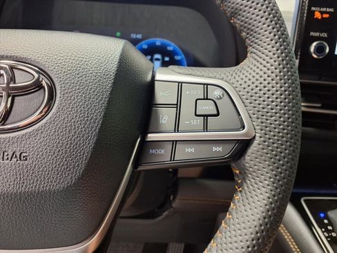 New 2026 Toyota Sienna XLE Woodland Edition image 20