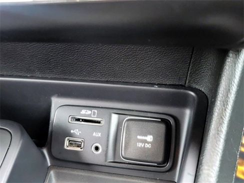 Used 2017 Jeep Cherokee Latitude w/ Comfort & Sound Group image 20