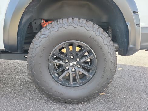 Used 2025 Ford F150 Raptor AWD/4WD image 9
