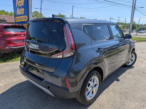Used 2024 Kia Soul LX w/ Option Group 015 FWD image 6