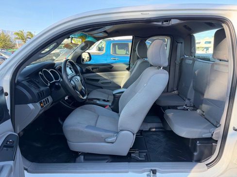 Used 2013 Toyota Tacoma 2WD Access Cab image 16