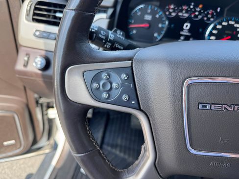 Used 2019 GMC Yukon XL Denali w/ Denali Ultimate Package AWD/4WD image 29