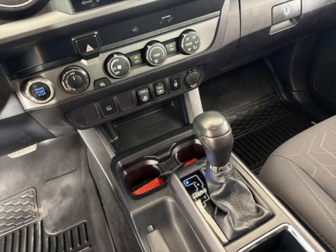 Used 2019 Toyota Tacoma TRD Off-Road AWD/4WD image 16