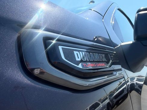 Used 2024 GMC Sierra 1500 AT4 w/ Technology Package AWD/4WD image 12
