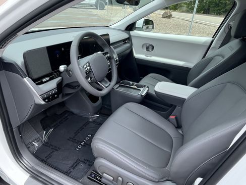 Certified 2026 Hyundai Ioniq 5 SEL RWD image 9