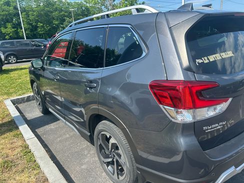 Used 2023 Subaru Forester Touring AWD/4WD image 3
