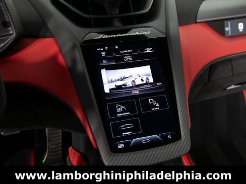 Used 2024 Lamborghini Revuelto image 25