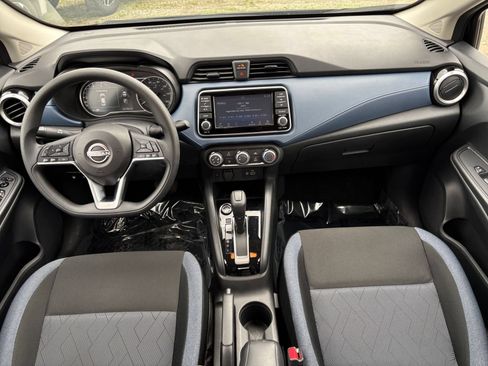 Used 2025 Nissan Versa SV FWD image 31