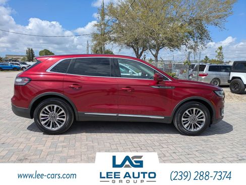 Used 2019 Lincoln Nautilus Select image 2