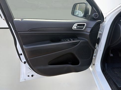 Used 2015 Jeep Grand Cherokee Altitude image 22