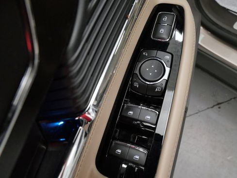 Used 2021 Lincoln Corsair AWD w/ Equipment Group 101A image 14