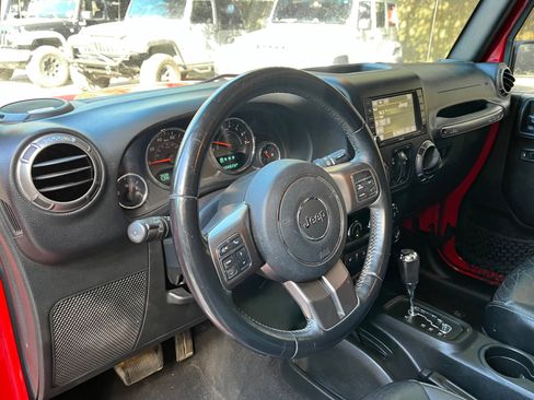 Used 2018 Jeep Wrangler Unlimited Sahara image 21