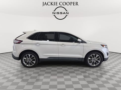 Used 2016 Ford Edge Titanium w/ Equipment Group 302A FWD image 4