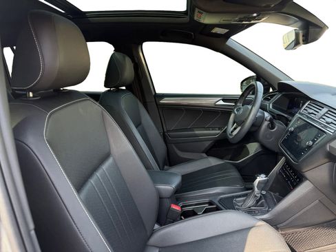 Used 2023 Volkswagen Tiguan SE R-Line image 15