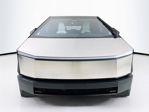 Used 2024 Tesla Cybertruck AWD Crew Cab image 2