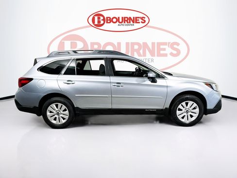Used 2018 Subaru Outback 2.5i Premium AWD/4WD image 11