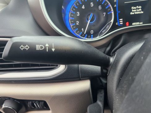 Used 2023 Chrysler Voyager LX image 19