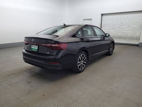 Used 2025 Volkswagen Jetta SE image 9
