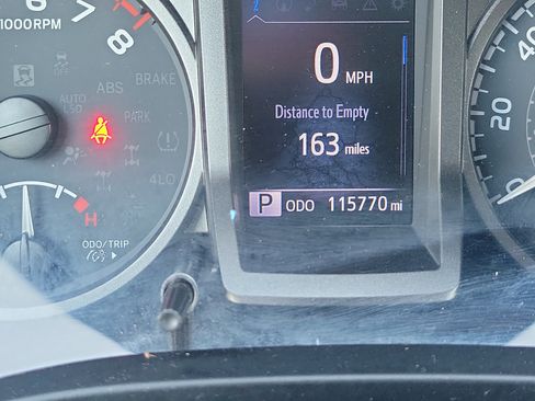 Used 2021 Toyota Tacoma TRD Sport w/ TRD Premium Sport Package AWD/4WD image 23