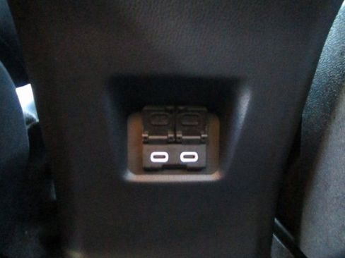 Used 2023 Toyota RAV4 XLE Premium image 22