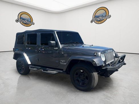 Used 2018 Jeep Wrangler Unlimited Sahara AWD/4WD image 3