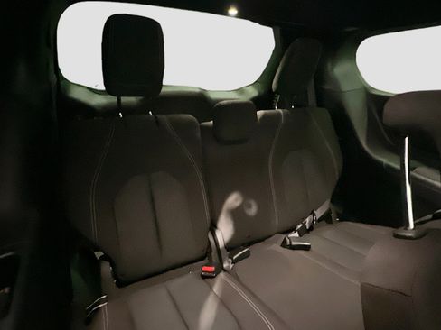 Used 2020 Chrysler Pacifica Touring w/ S Appearance Package image 21