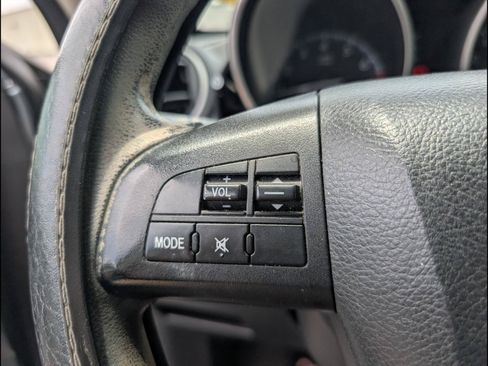 Used 2013 MAZDA MAZDA3 i SV FWD image 16