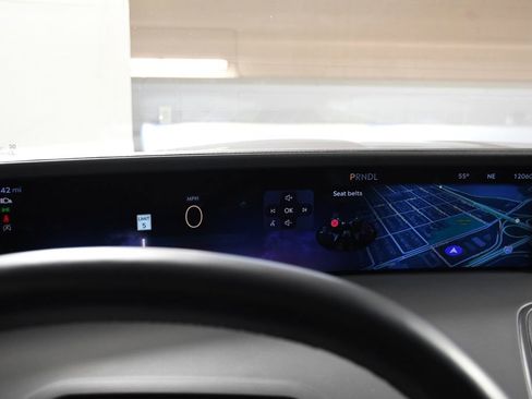 Used 2025 Lincoln Nautilus Reserve image 31