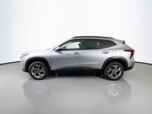 New 2026 Chevrolet Trax LT FWD image 4