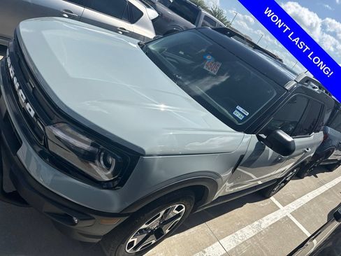 Used 2023 Ford Bronco Sport Outer Banks w/ Tech Package AWD/4WD image 2