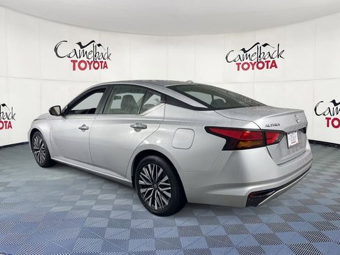 Used 2024 Nissan Altima 2.5 SV image 5