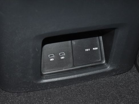 Used 2024 Volkswagen Atlas Cross Sport SE image 19