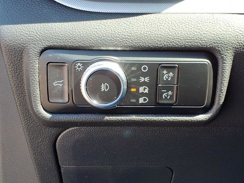 Used 2023 Ford Explorer XLT w/ Equipment Group 202A image 17