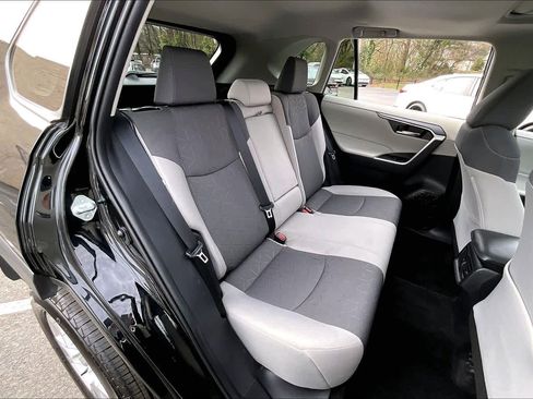 Certified 2021 Toyota RAV4 XLE w/ Convenience Package image 18