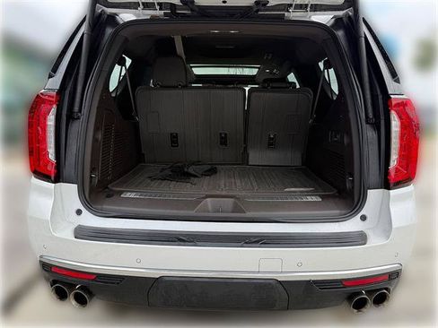 Used 2023 GMC Yukon XL Denali w/ Denali Reserve Package RWD image 7