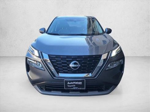 Used 2023 Nissan Rogue SV FWD image 2