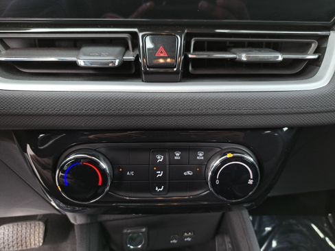 Used 2024 Chevrolet TrailBlazer LT w/ Driver Confidence Package FWD image 20