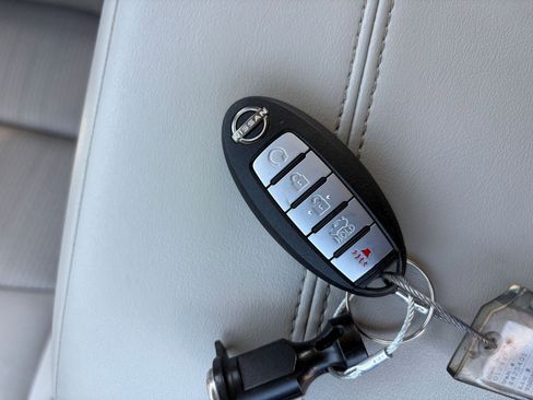 Used 2025 Nissan Altima 2.5 SV FWD image 21