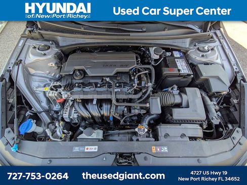 Used 2023 Hyundai Elantra Limited image 13
