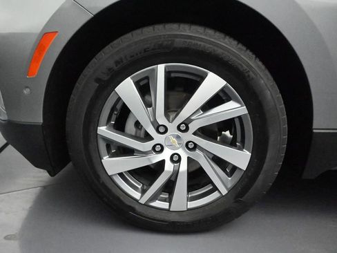 Used 2023 Chevrolet Equinox Premier FWD image 11