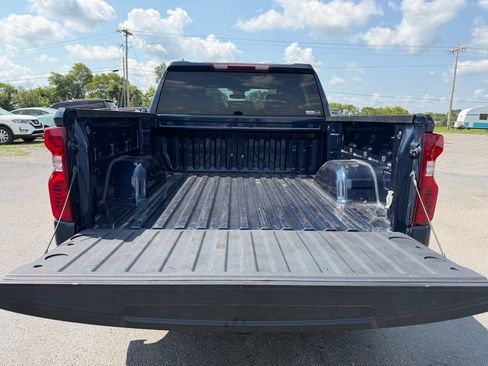 Used 2023 Chevrolet Silverado 1500 LT AWD/4WD image 32