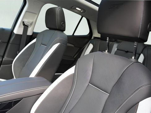 New 2026 Buick Envision Sport Touring image 10