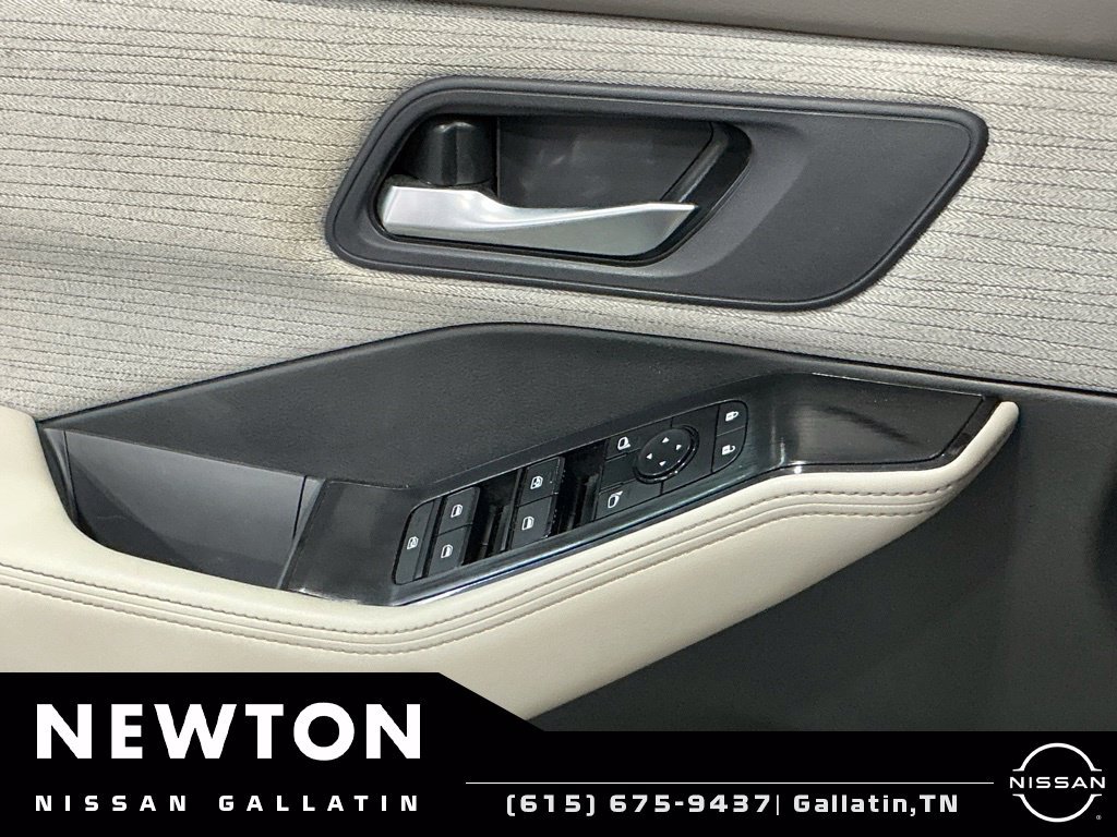 Used 2023 Nissan Rogue SV FWD image 30