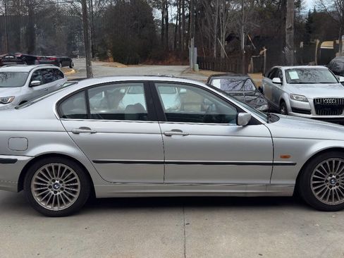 Used 2001 BMW 330i Sedan image 10
