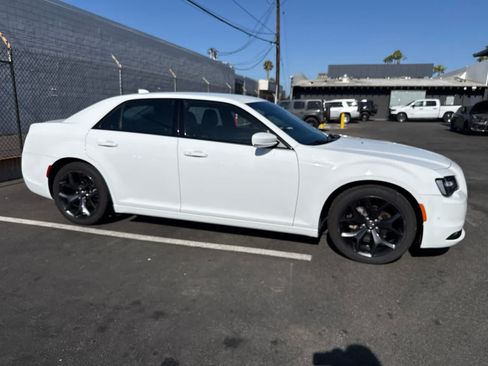 Used 2021 Chrysler 300 S RWD image 9
