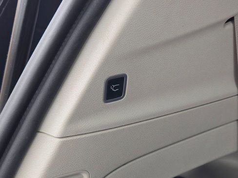 Used 2018 Chrysler Pacifica Touring Plus w/ Tire & Wheel Group image 14