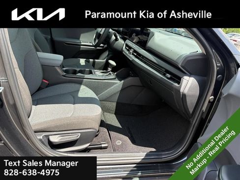 New 2026 Kia K4 FWD image 17